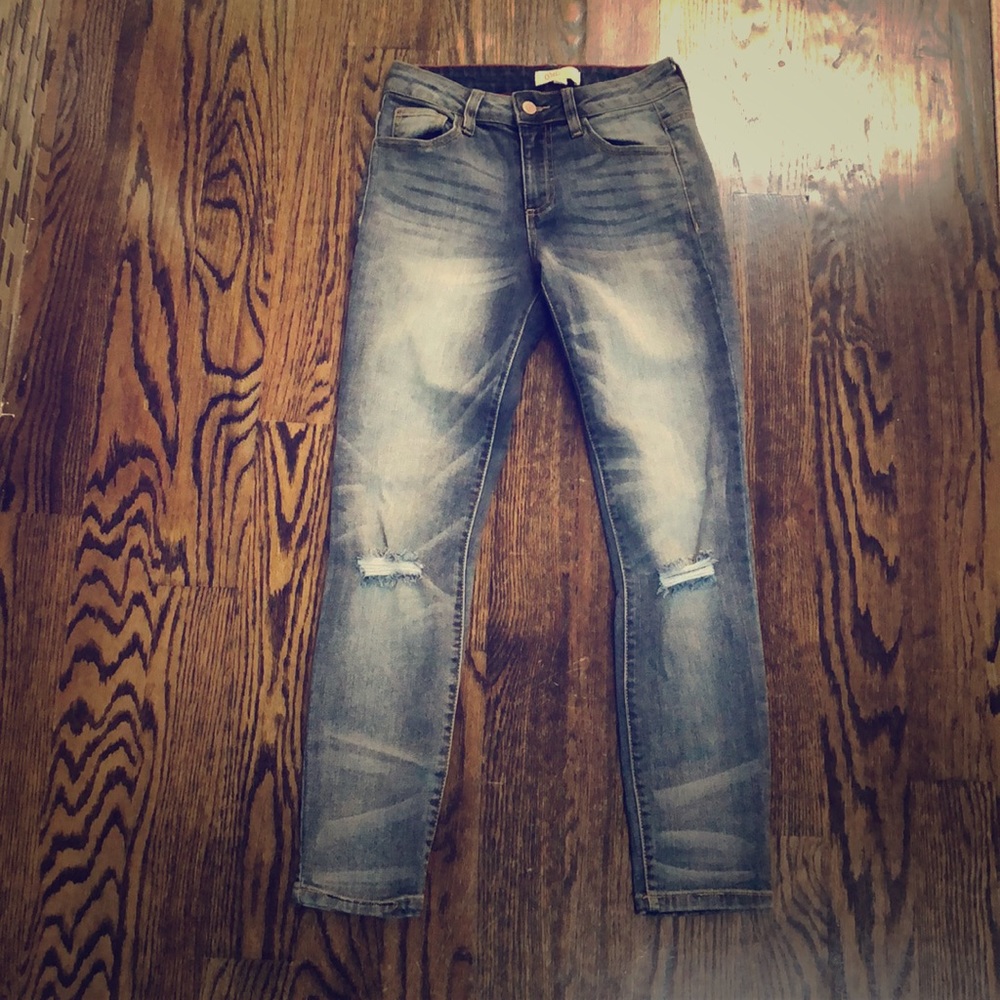Skinny distressed jeans